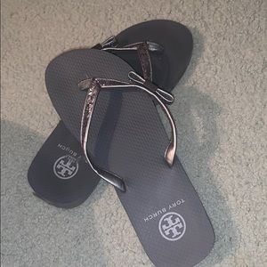 Tory burch flip flops
